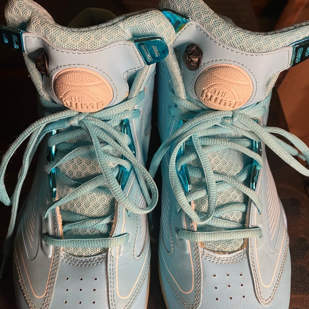 REEBOK AIR PUMPS- Mint Green! Size- Mns 9 / Wms 10